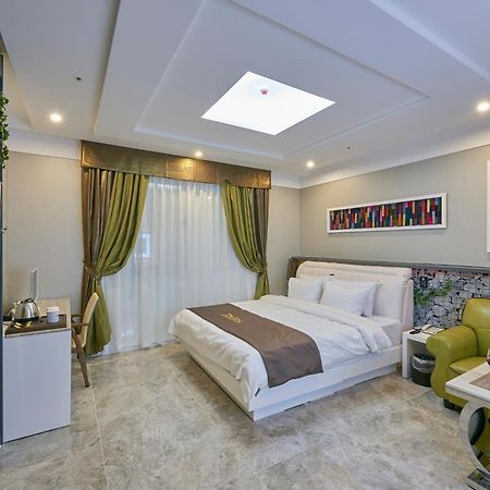 Dubai Hotel Gwangju Metropolitan City Exteriör bild