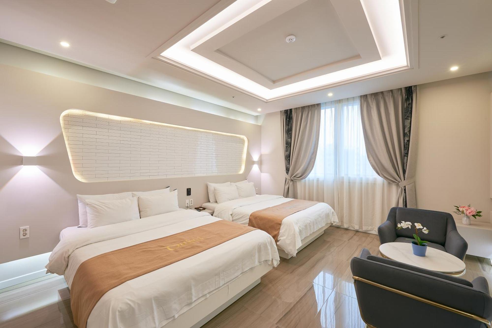 Dubai Hotel Gwangju Metropolitan City Exteriör bild