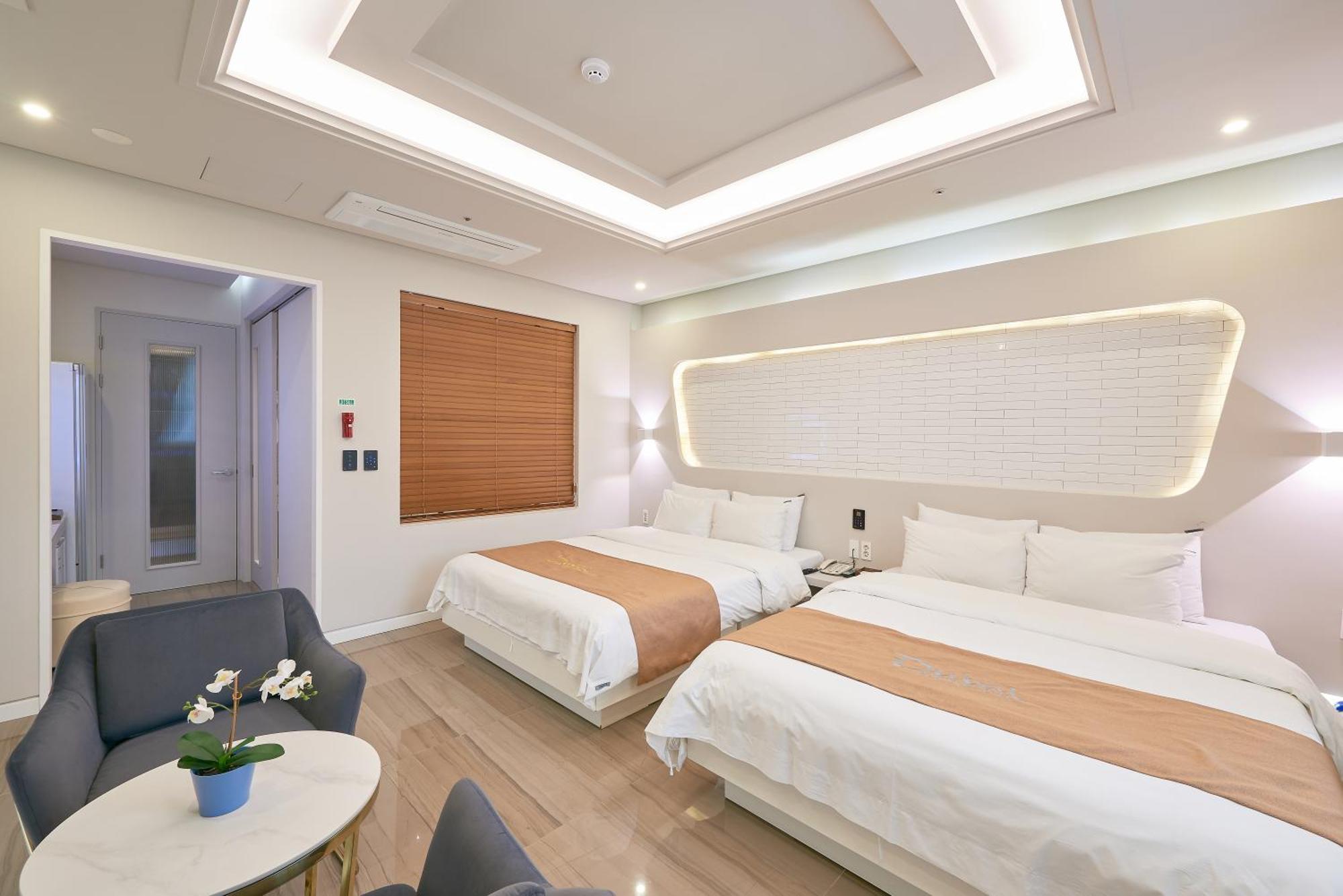 Dubai Hotel Gwangju Metropolitan City Exteriör bild